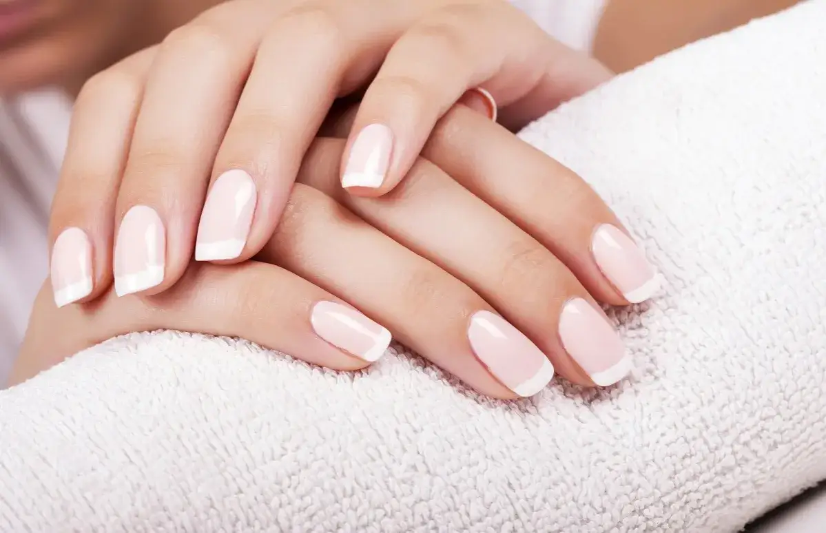 Rodzaje manicure porównanie