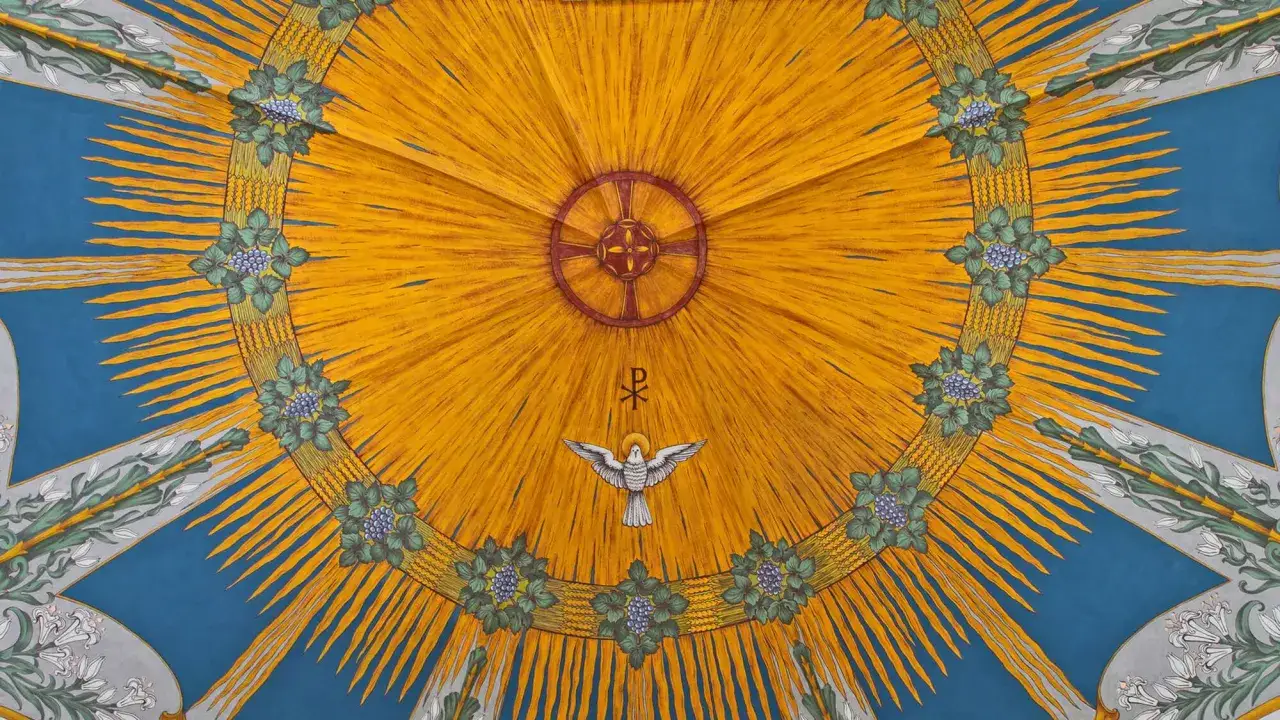 Ein strahlendes Licht, der Heilige Geist als Taube, das Chi-Rho-Symbol und ein Kreuz. Ein Symbol für den 6. Sonntag nach Ostern.
