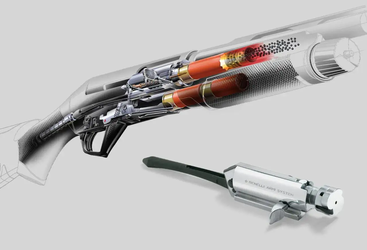 Przekr&oacute;j broni p&oacute;łautomatycznej Benelli, ukazujący mechanizm działania i amunicję. Obok widoczny jest zesp&oacute;ł zamka.