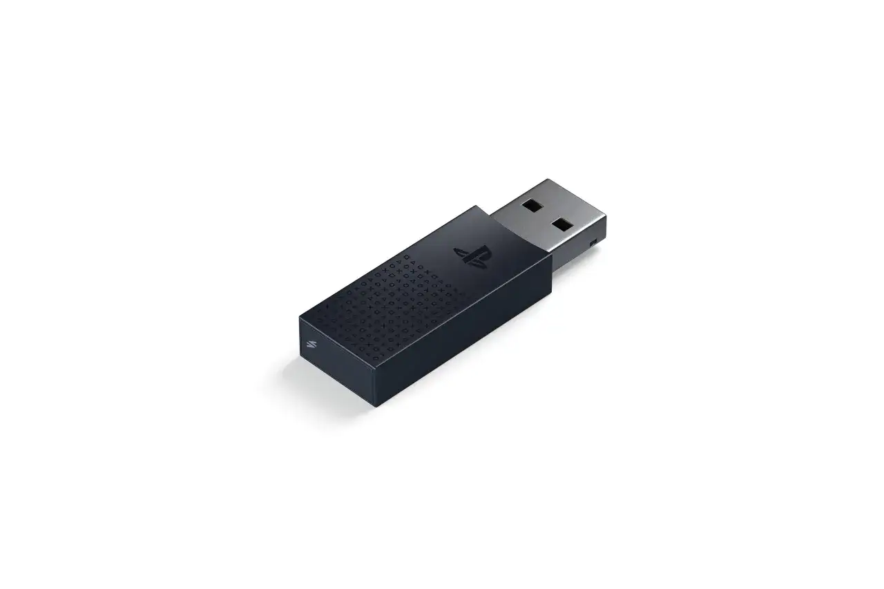 Adapter USB do słuchawek PS5. Szukasz odpowiedzi na pytanie: jakie słuchawki do PS5? Ten adapter to klucz do bezprzewodowego dźwięku.