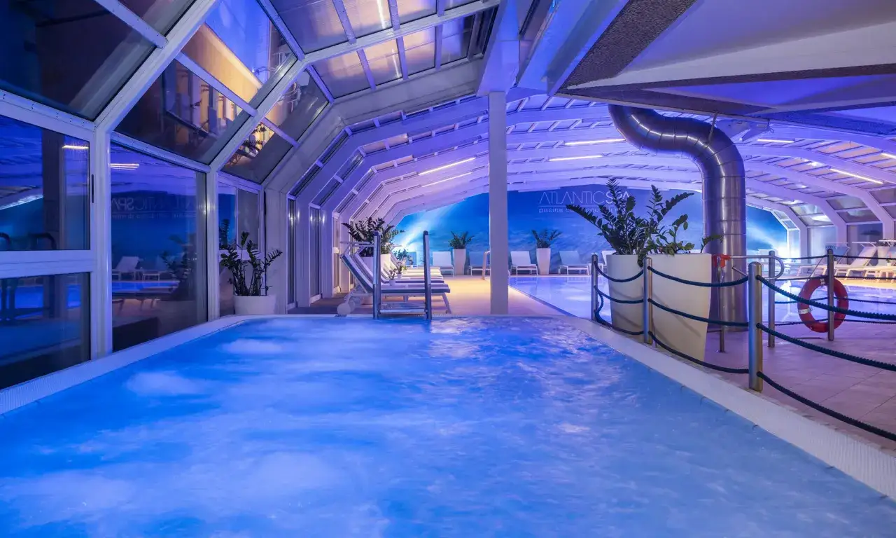 Hotel Atlantic Riccione piscina acqua di mare riscaldata