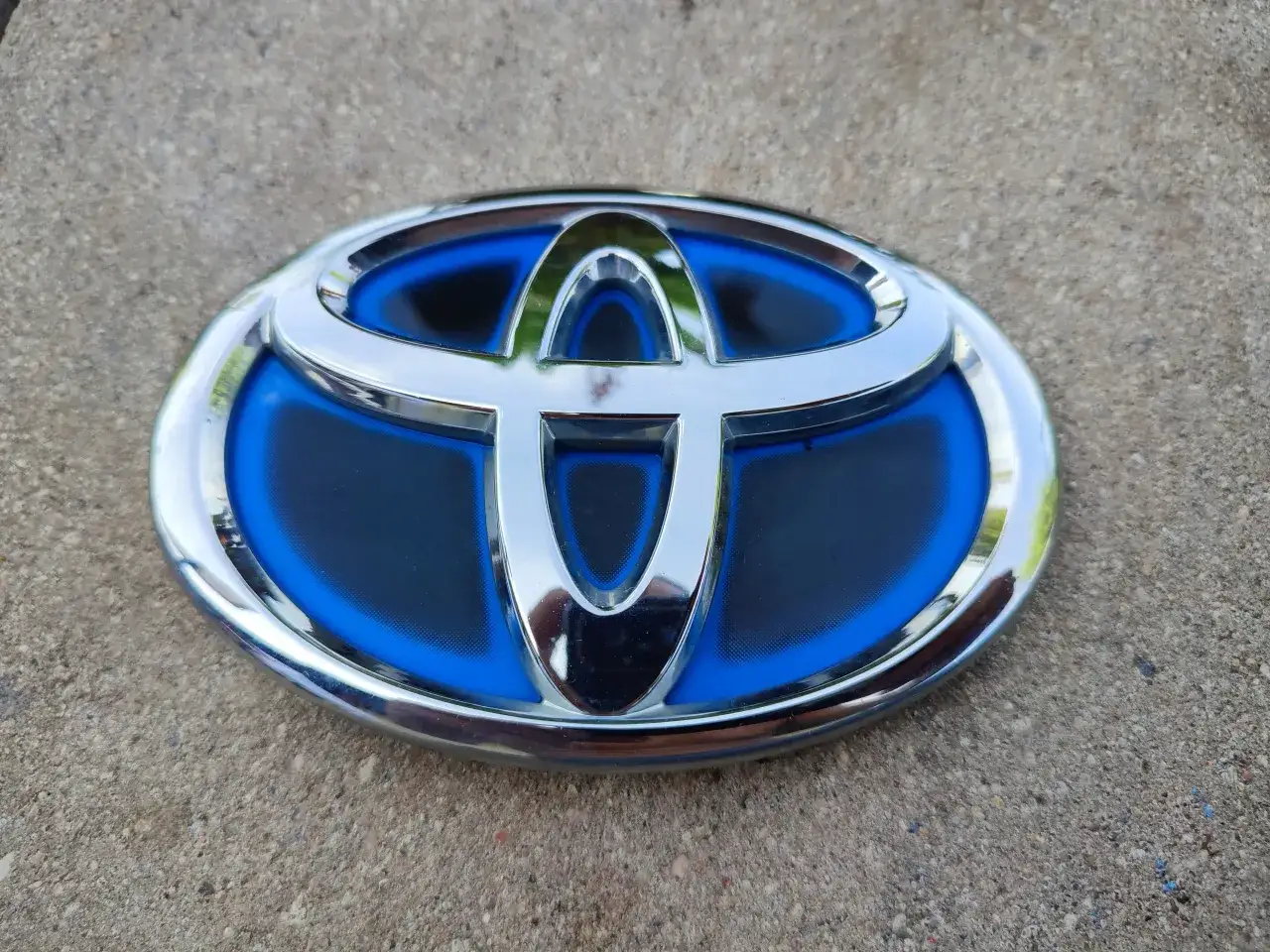 Toyota Yaris Hybrid 130 KM znaczek