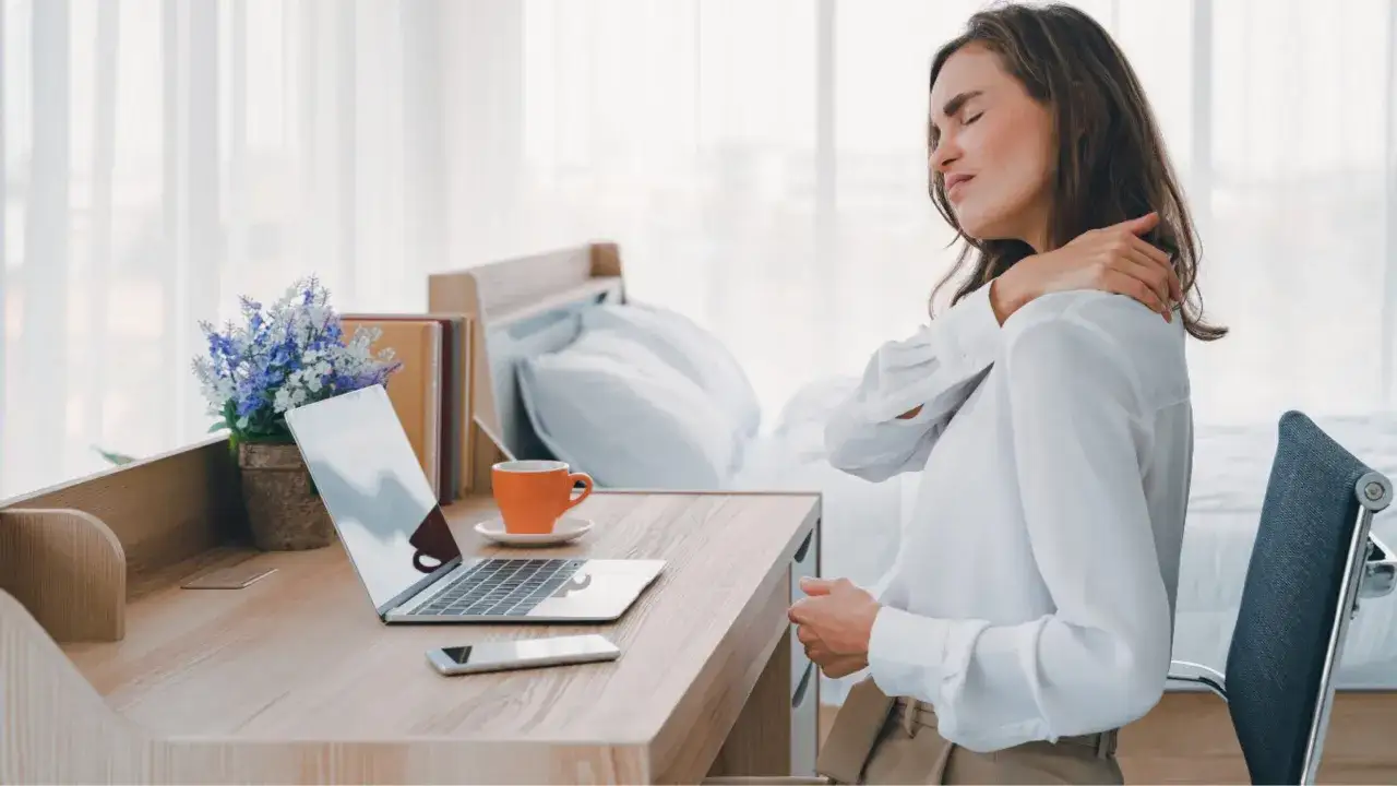 Ergonomischer Arbeitsplatz Nacken&uuml;bung