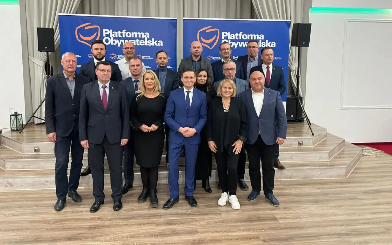 Grupa polityków Platformy Obywatelskiej w Katowicach. Chcesz nawiązać kontakt?