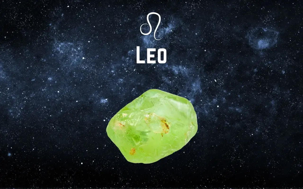 Znak zodiaku Lew, urodzeni 6 sierpnia, mają swój kamień – oliwin. Symbol Lwa i kamień na tle kosmosu.