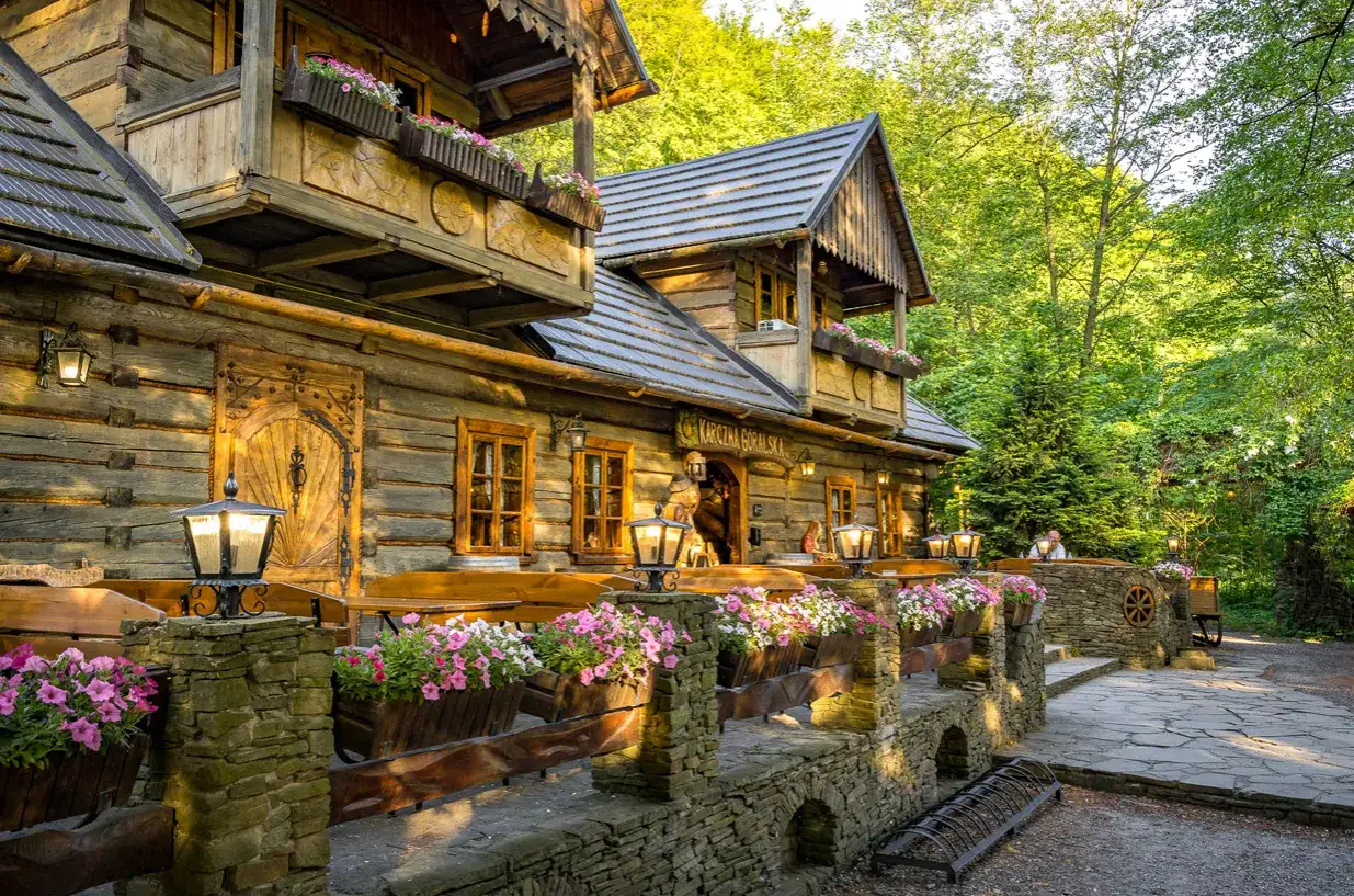 Karłów gastronomia schroniska karczmy