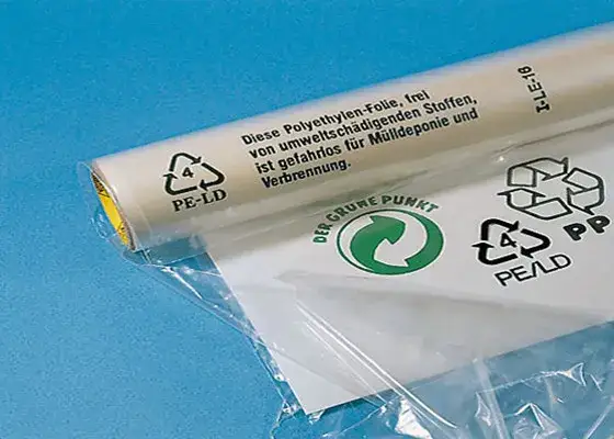 Bale sprasowanej folii polietylenowej do recyklingu