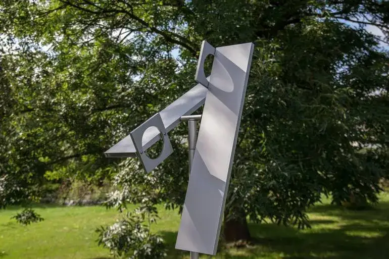 abstrakte figürliche kinetische Gartenskulpturen