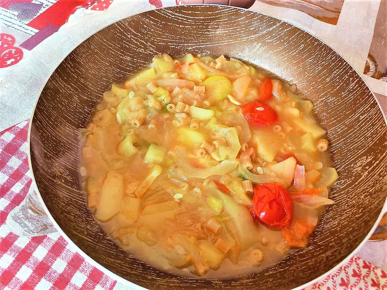 Ingredienti minestra zucchine e patate fresche