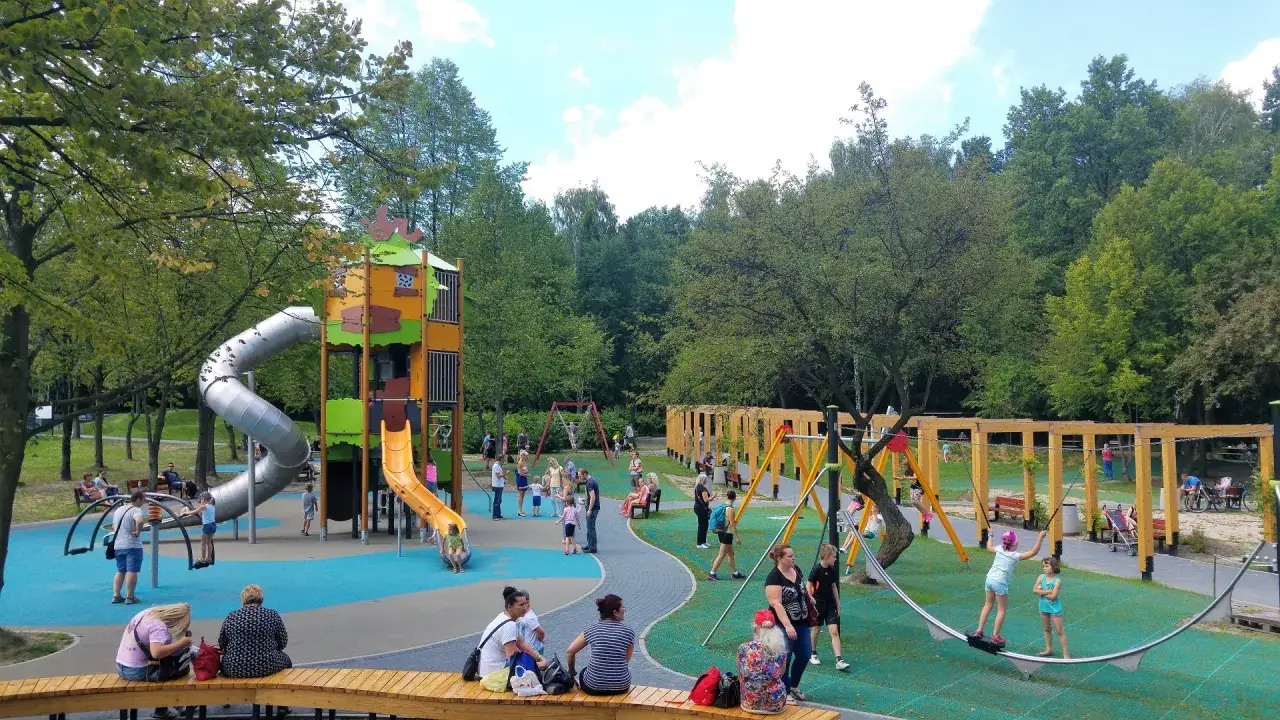 Park Kuronia plac zabaw Ogród Jordanowski