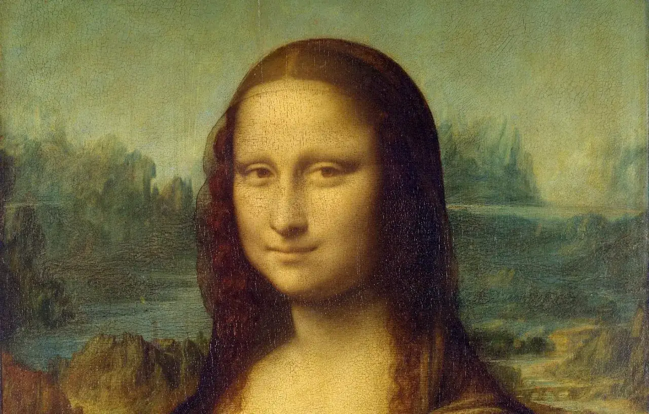 Słynny obraz Mona Lisa z tajemniczym uśmiechem, w tle krajobraz.