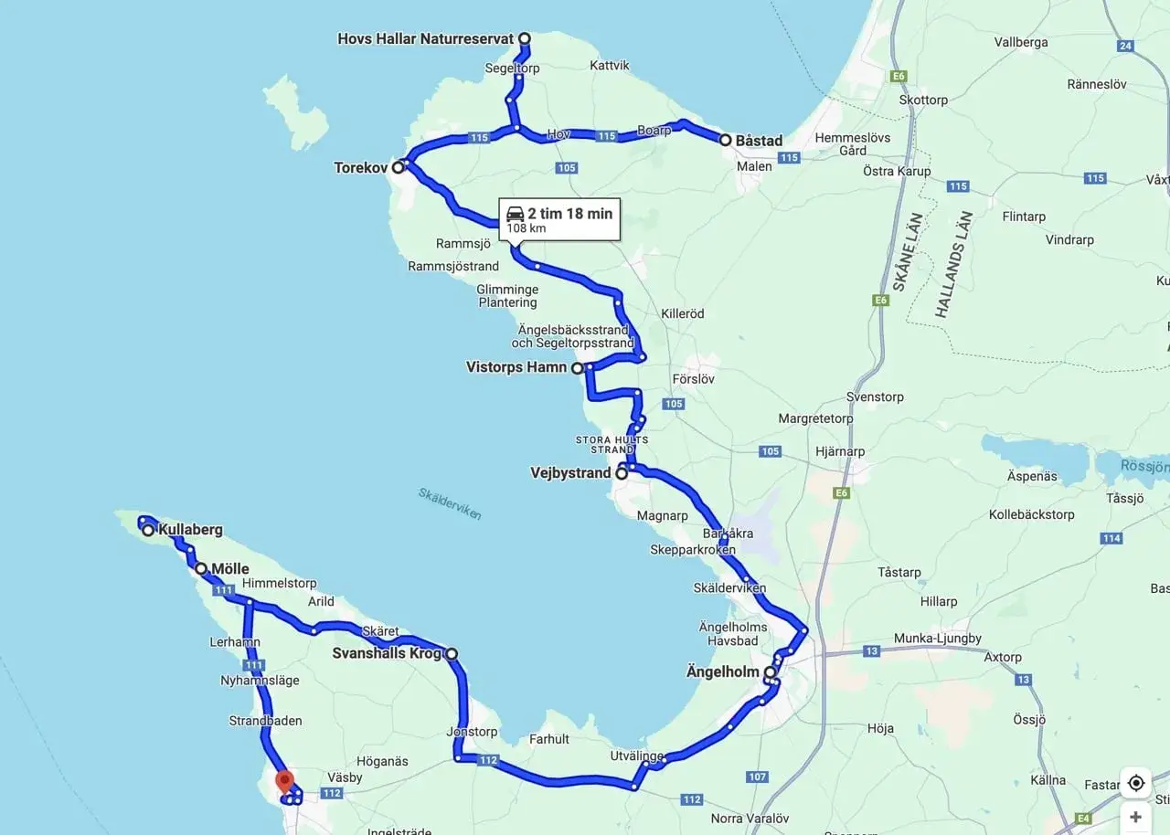 En karta visar en bilresa för en **turista i Skåne**, som slingrar sig längs kusten från Kullaberg via Båstad till Ängelholm.