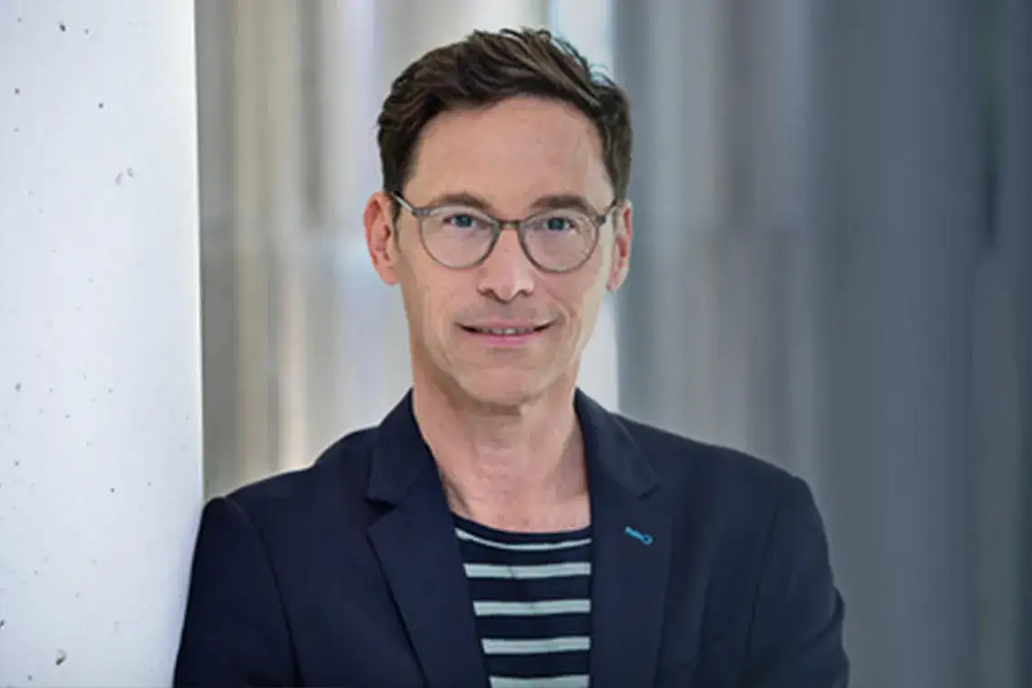 Porträt Dr. med. Gregor Voss Gründer der Kosmetikmarke