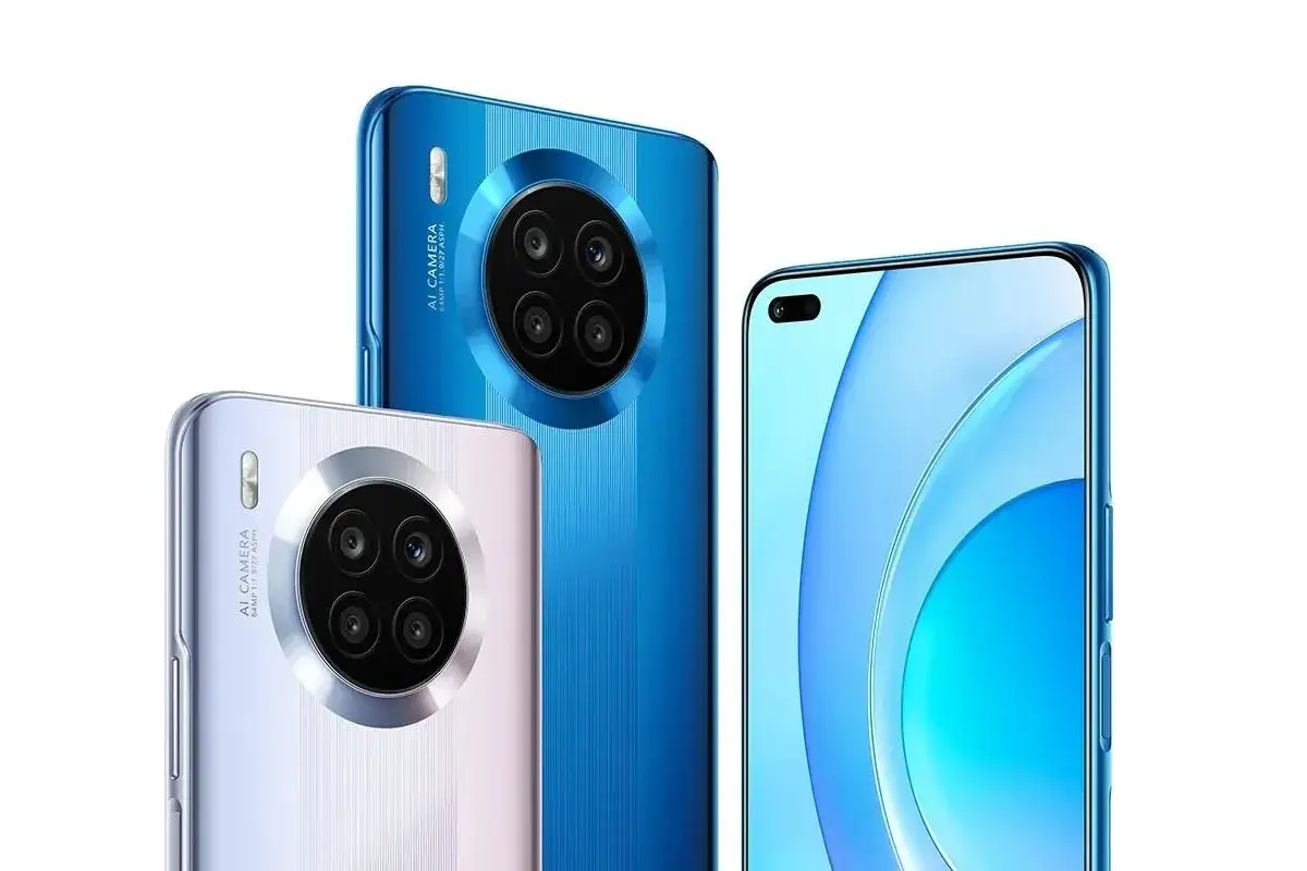 Trzy telefony: dwa z tyłu z okrągłymi modułami aparat&oacute;w (niebieski i srebrny), jeden z przodu z ekranem i podw&oacute;jnym aparatem do selfie. To honor 50 lite.