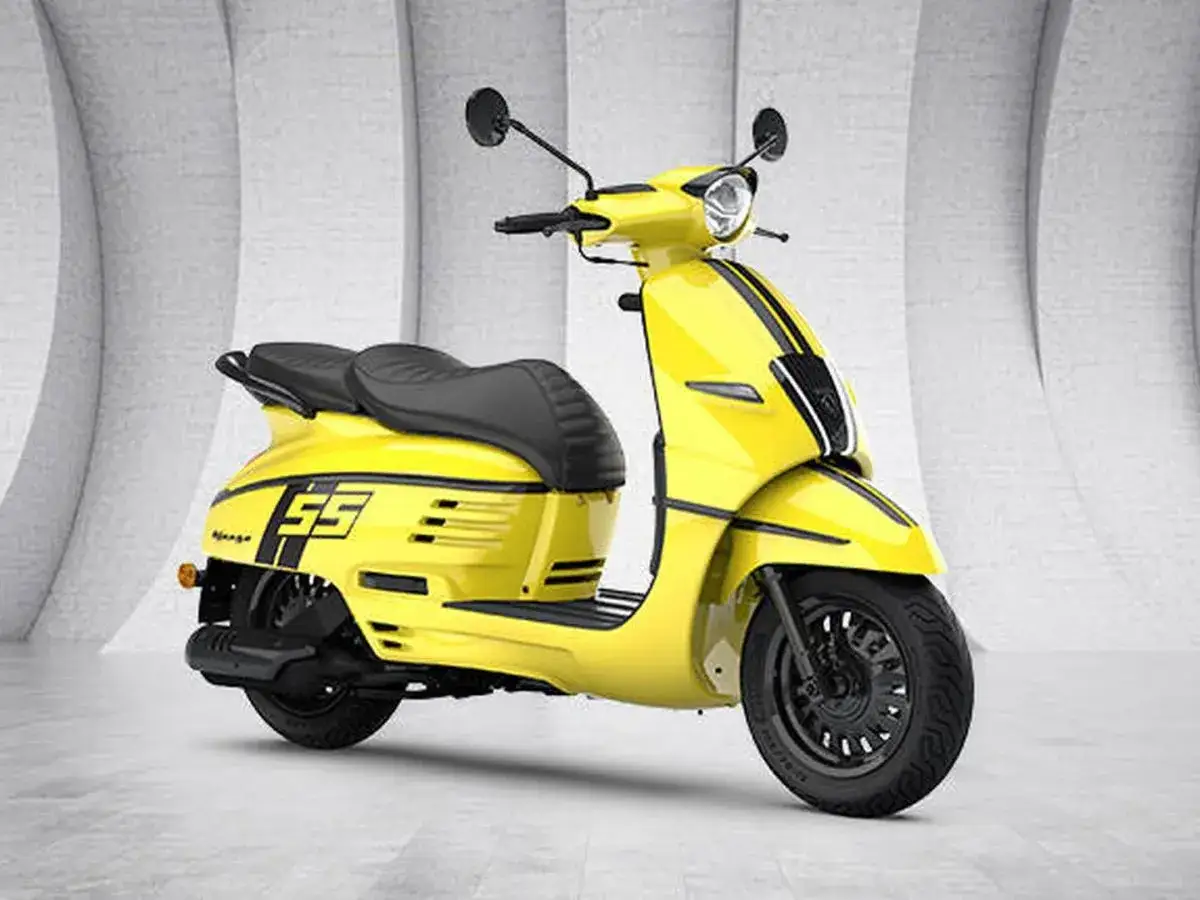 Scooter Peugeot Django 125 amarilla, con franjas negras y el n&uacute;mero 55. &iexcl;Un dise&ntilde;o que inspira buenas opiniones!