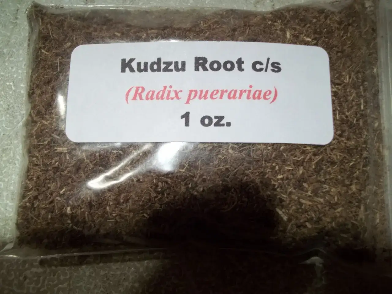 Radice di Kudzu (Radix puerariae) in busta, 1 oz. Le proprietà di questa radice sono note da tempo.