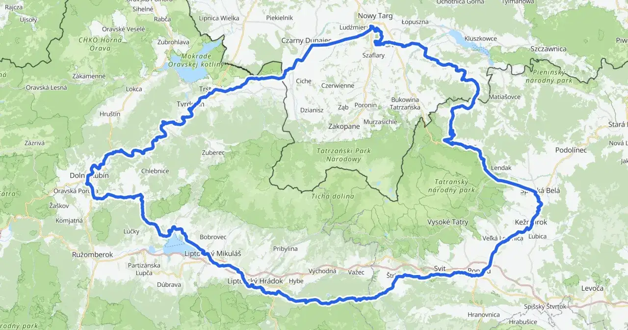 Mapa z zaznaczoną trasą dookoła Tatr, obejmującą polskie i słowackie miejscowości, parki narodowe i tereny górskie.