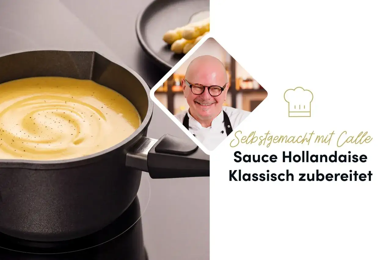 Ein Koch präsentiert sein klassisches Sauce Hollandaise Rezept. Die cremige Sauce wird in einem Topf gezeigt.