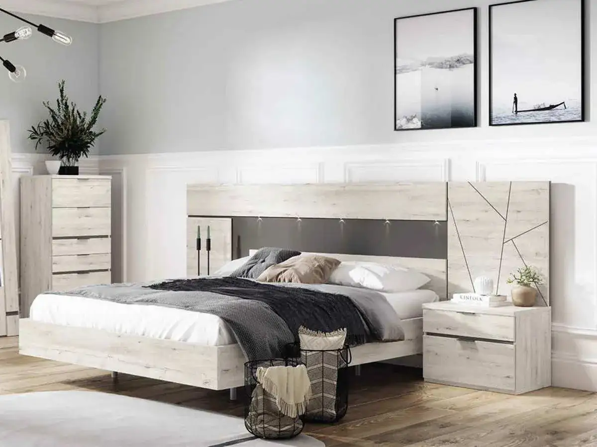 Ideas para decorar una habitación de matrimonio barata: cama moderna, mesita de noche, cómoda y cuadros minimalistas.