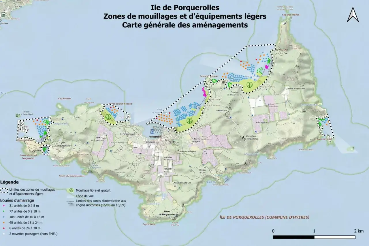 Carte de l'île de Porquerolles montrant les zones de mouillage et d'équipements légers, y compris le mouillage forain.