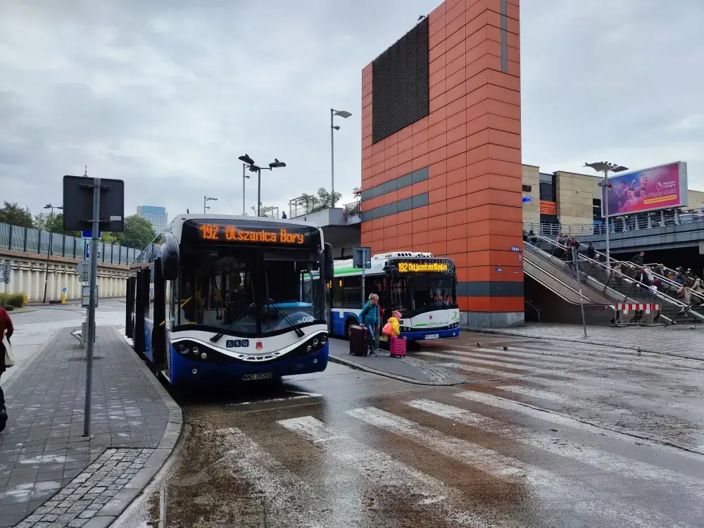 Przystanek autobusowy Dworzec Gł&oacute;wny Wsch&oacute;d Krak&oacute;w Balice