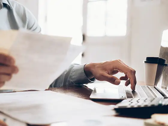 Zdjęcie Faktura z datą wsteczną? Jak wystawić ją legalnie i uniknąć kar