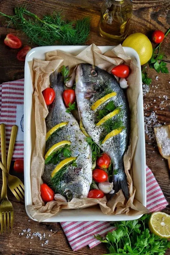 Zdjęcie Jak przyprawić rybę do pieczenia, aby była soczysta i aromatyczna