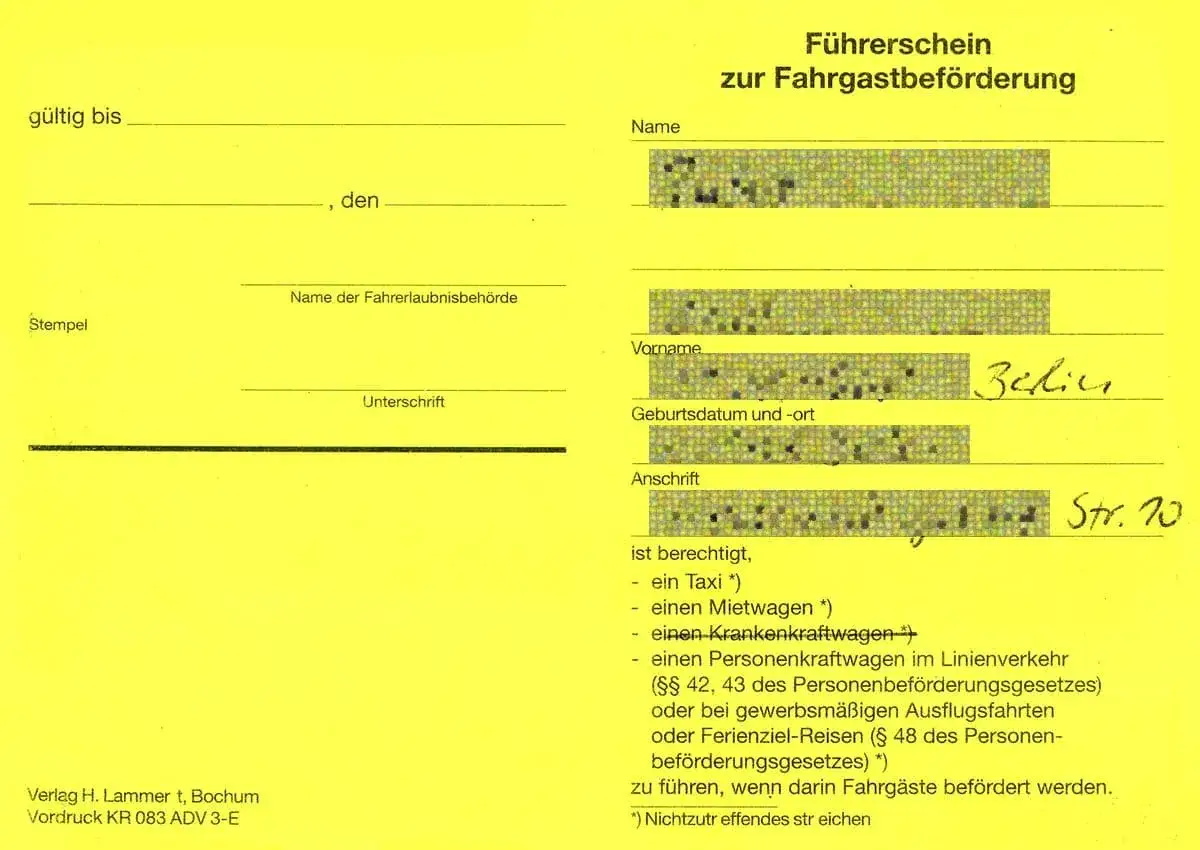 Führerschein zur Fahrgastbeförderung, wichtig für jeden, der als Uber Partner werden möchte. Enthält Angaben zu Name, Adresse und Berechtigungen.