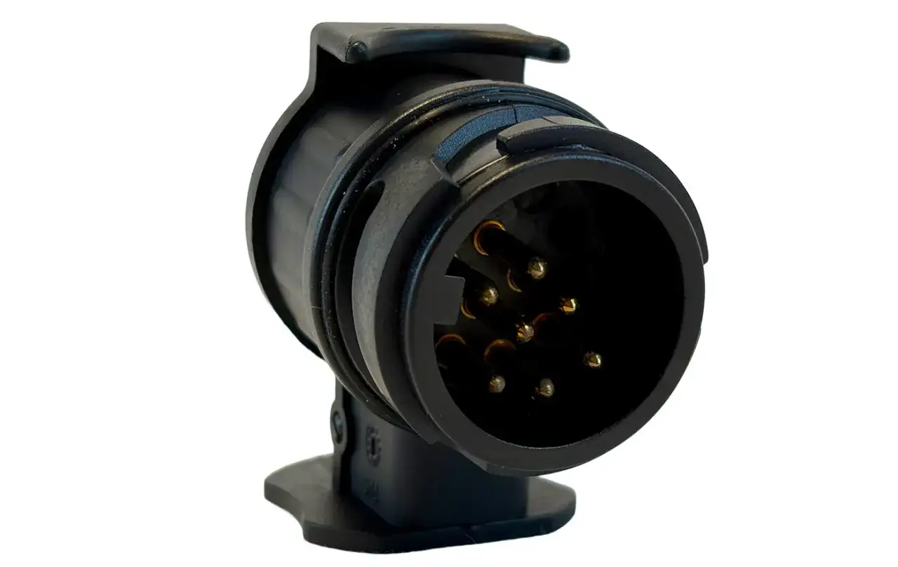 Adapter gniazdo przyczepy 13 pin na 7 pin. Umożliwia podłączenie starszej przyczepy do nowszego haka.