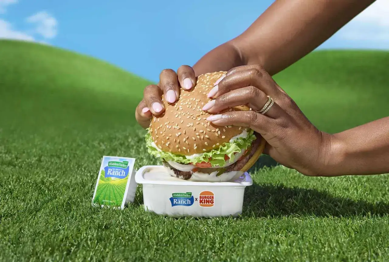 Burger King serviert einen Burger mit Ranch-Dressing. Ein perfektes Ranch dressing rezept für den Sommer.