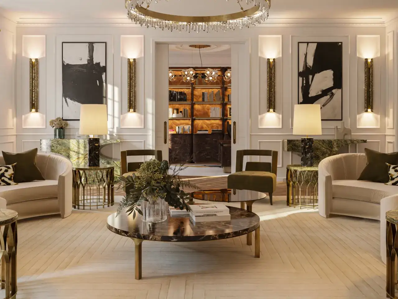 Salon luxueux avec canap&eacute;s cr&egrave;me, fauteuils verts, tables basses en marbre et laiton couleur, et &eacute;clairage dor&eacute;.