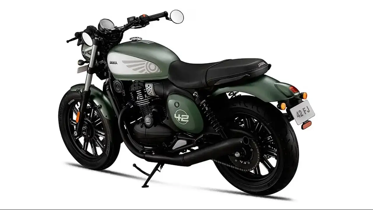 Jawa motos verde con detalles blancos y el n&uacute;mero 42 en el lateral. Dise&ntilde;o cl&aacute;sico y elegante.
