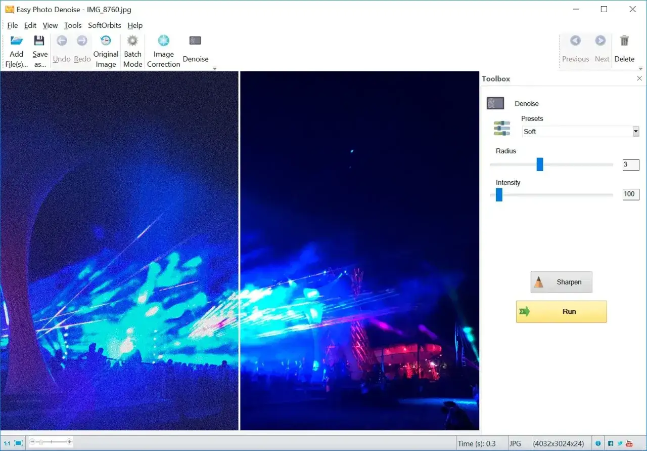 Program do odszumiania zdjęć Easy Photo Denoise pokazuje nocny koncert. Po lewej widać zaszumiony obraz, po prawej efekt po zastosowaniu odszumiania.