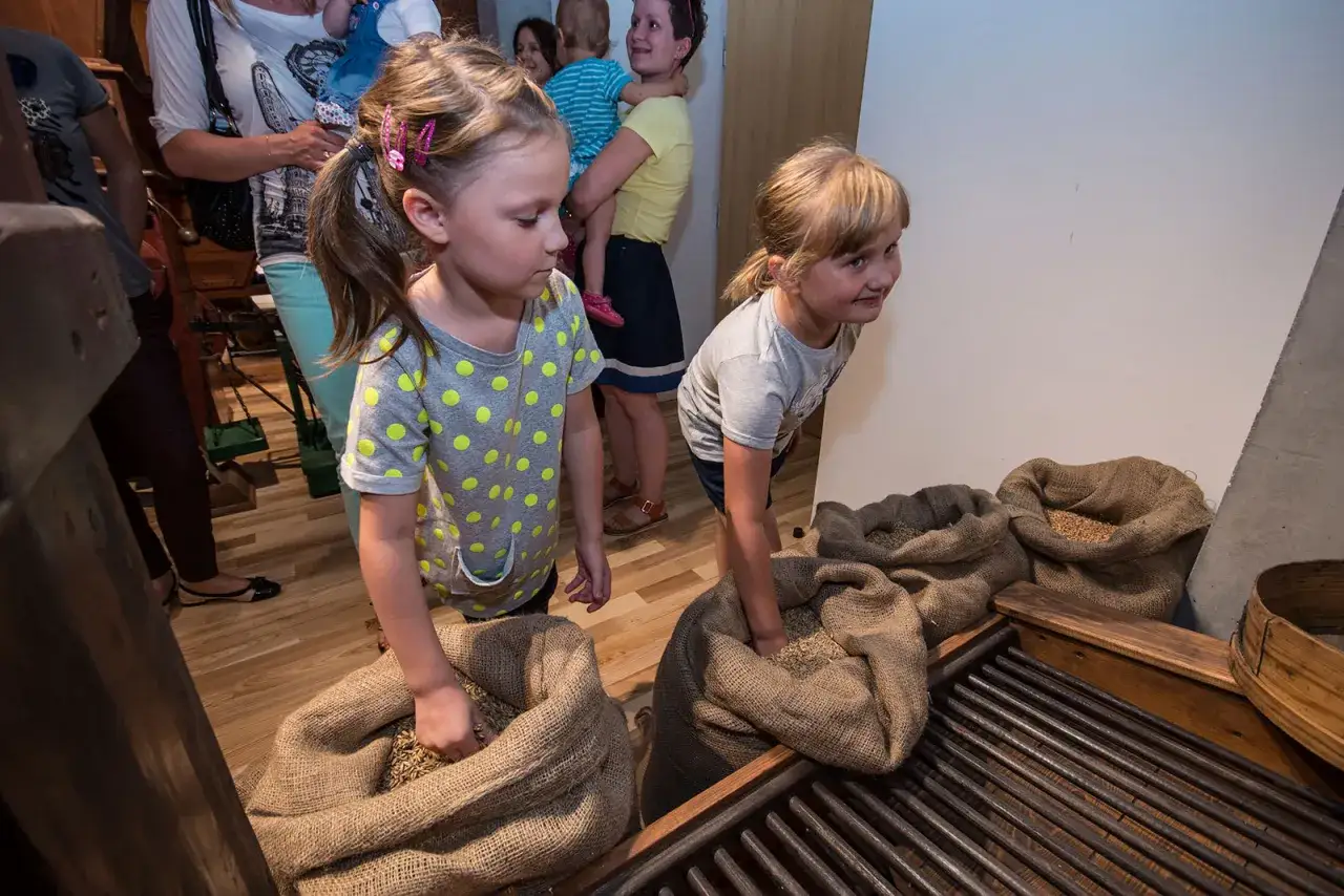 Muzeum Stary Młyn Żarki warsztaty dla dzieci