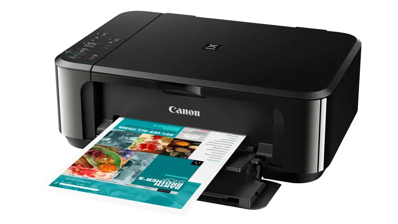 Imprimante Canon PIXMA produisant un document promotionnel avec une résolution d'impression 4800 x 1200, affichant des offres et des catégories de produits.
