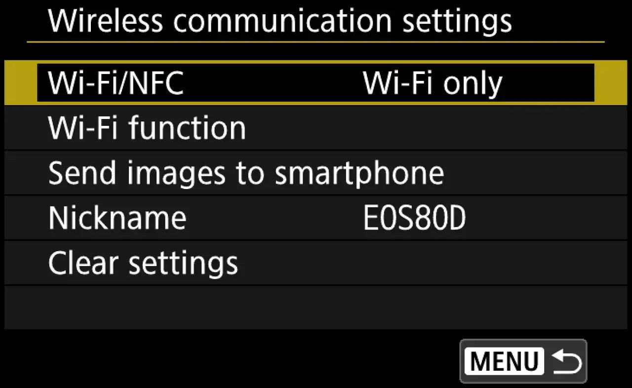 Ustawienia komunikacji bezprzewodowej aparatu Canon, opcje Wi-Fi/NFC, wysyłanie zdjęć do smartfona, nazwa EOS80D.