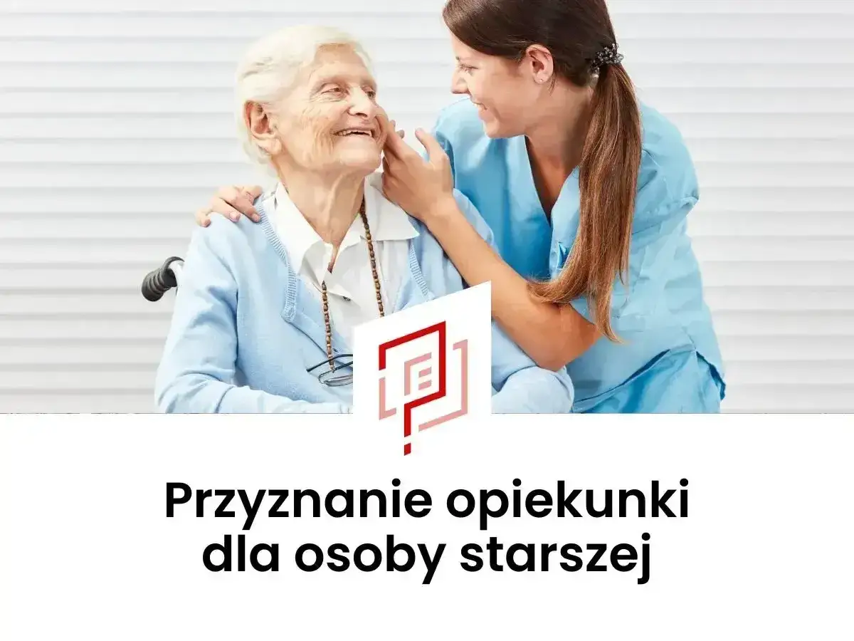Uśmiechnięta opiekunka z mops w niebieskim uniformie wspiera starszą panią na wózku. Dowiedz się, ile kosztuje opiekunka z mops.