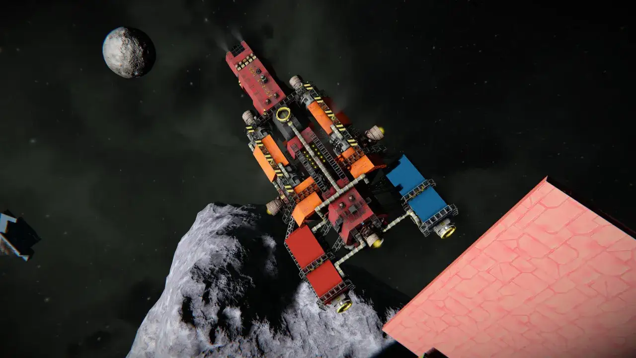 Statek kosmiczny w grze Space Engineers zbliża się do asteroidy, z księżycem w tle.