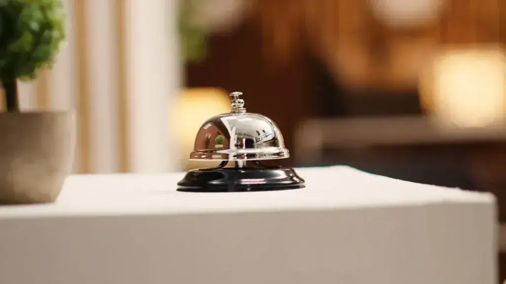 R&oacute;żnice w pracy recepcji hoteli butikowych i sieciowych