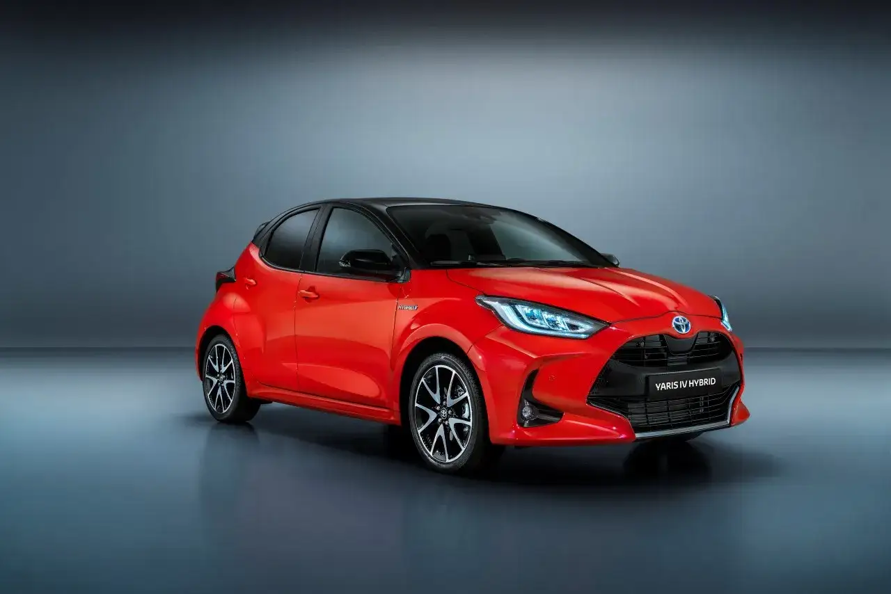 Toyota Yaris Hybrid w ruchu miejskim