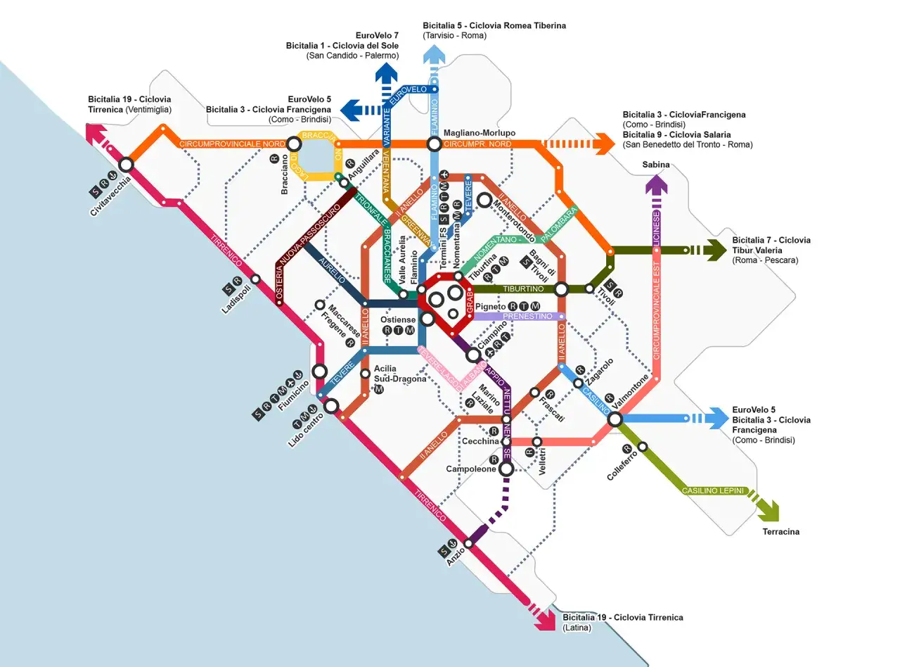 Mappa cicloturistica di Roma e dintorni, con percorsi come Bicitalia 19 e EuroVelo 5. Ideale per chi cerca un parcheggio scambiatore a Roma per esplorare in bici.