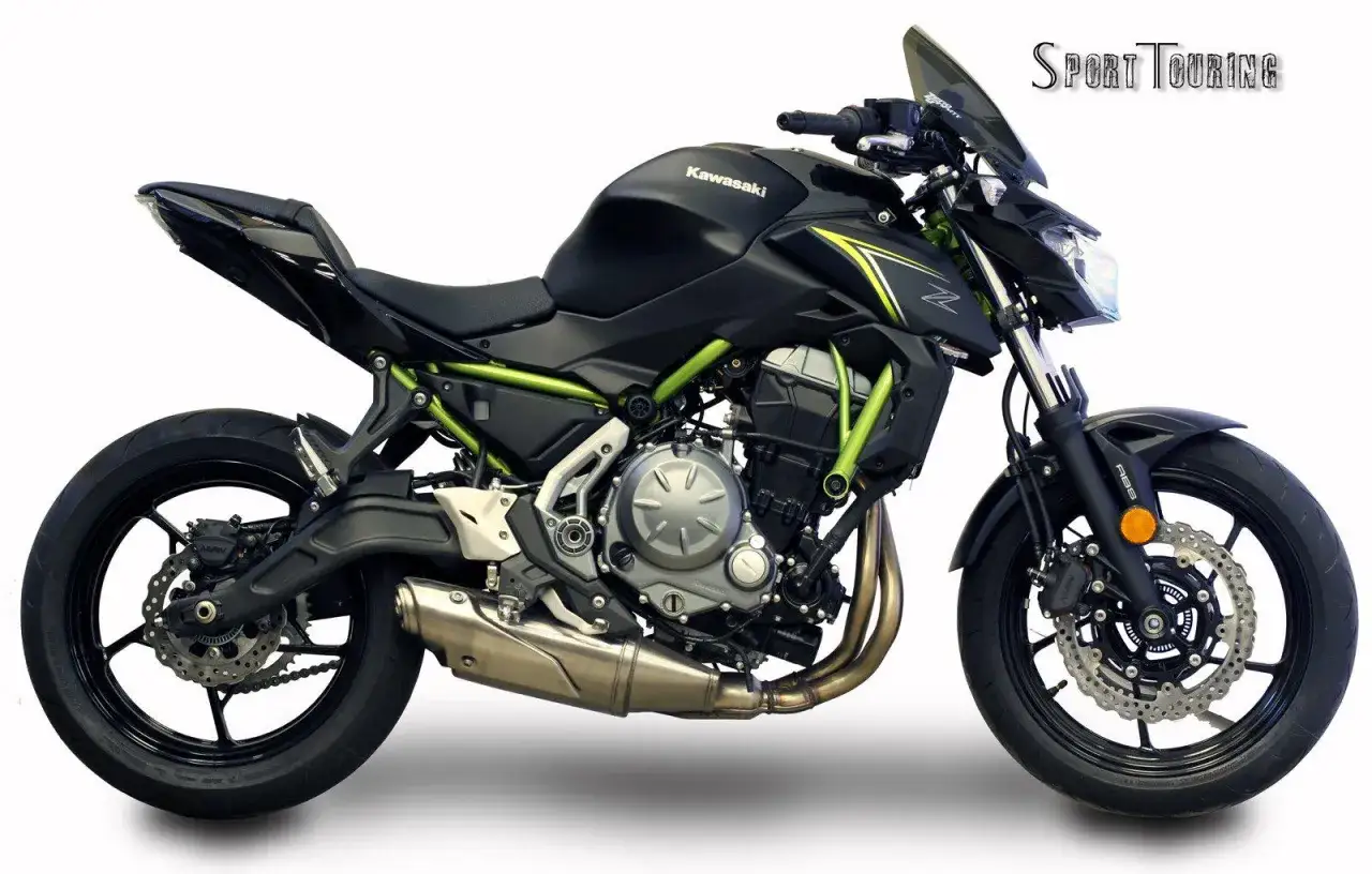 Kawasaki Z650 en negro con detalles verdes. Conoce la ficha t&eacute;cnica de esta moto Sport Touring.