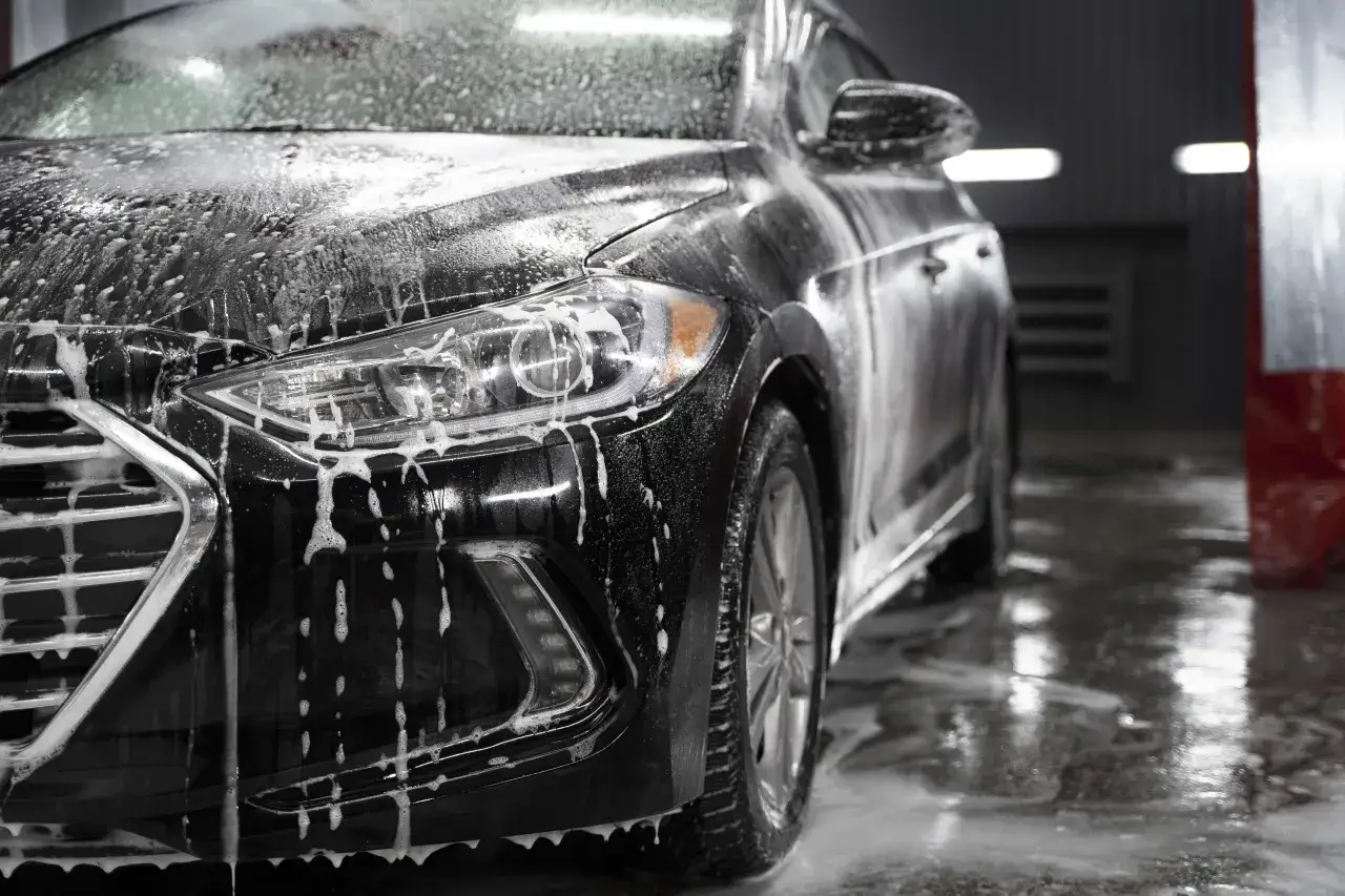 auto myte aktywną pianą