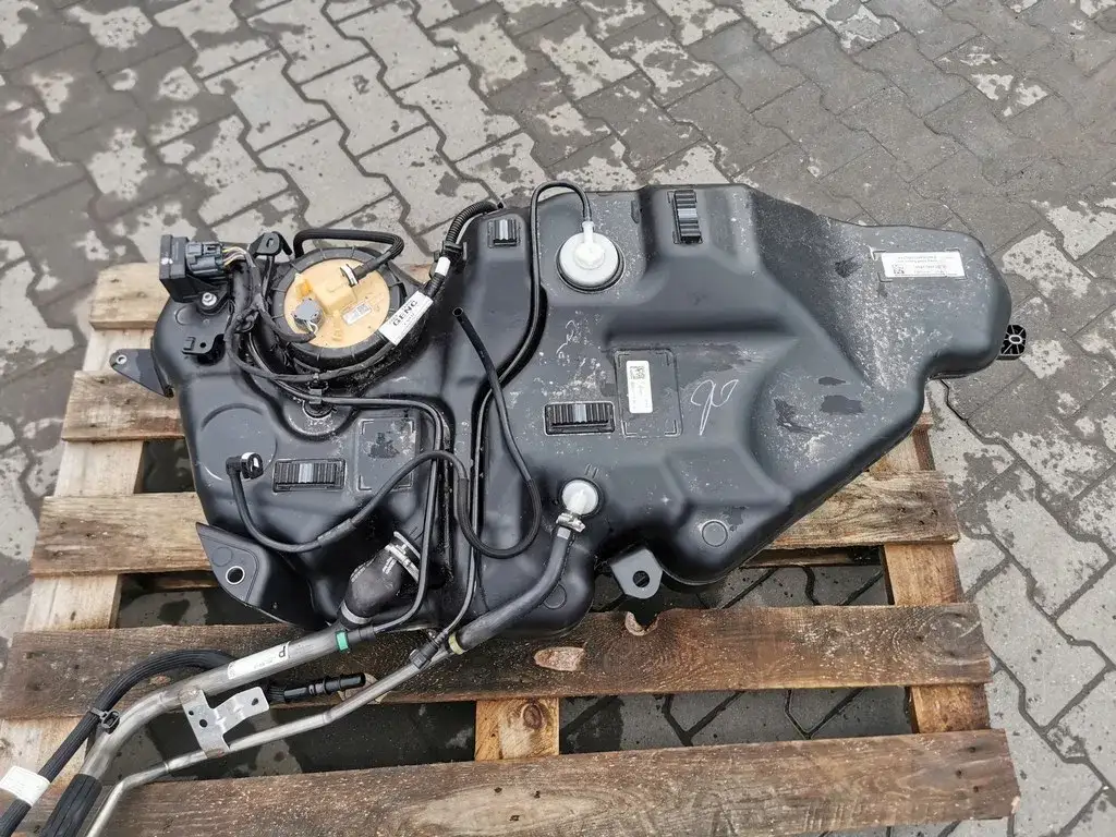 Ford Focus MK4 bak paliwa