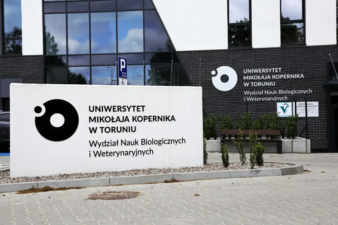 Uniwersytet Mikołaja Kopernika w Toruniu, Wydział Nauk Biologicznych i Weterynaryjnych. Dowiedz się, ile trwają studia weterynaryjne.