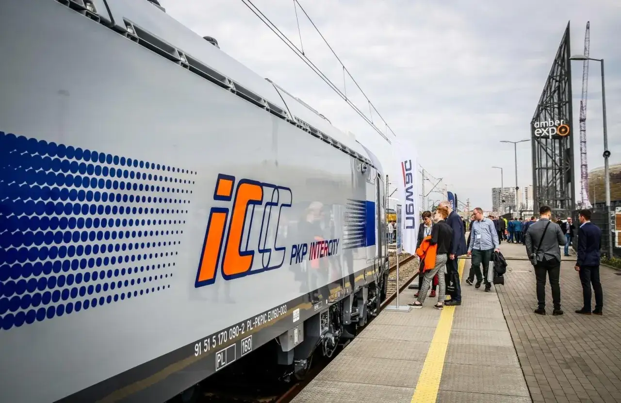 Nowy pociąg PKP Intercity gotowy do podróży. Ten nowoczesny skład zapewni komfortowy pociąg do Wiednia z Katowic.