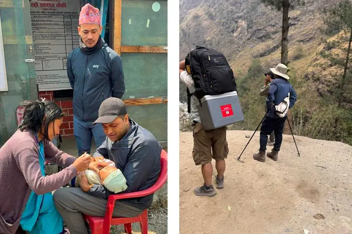 Vårdpersonal ger vaccination i Nepal. En person bär kylbox med vaccin i bergen.