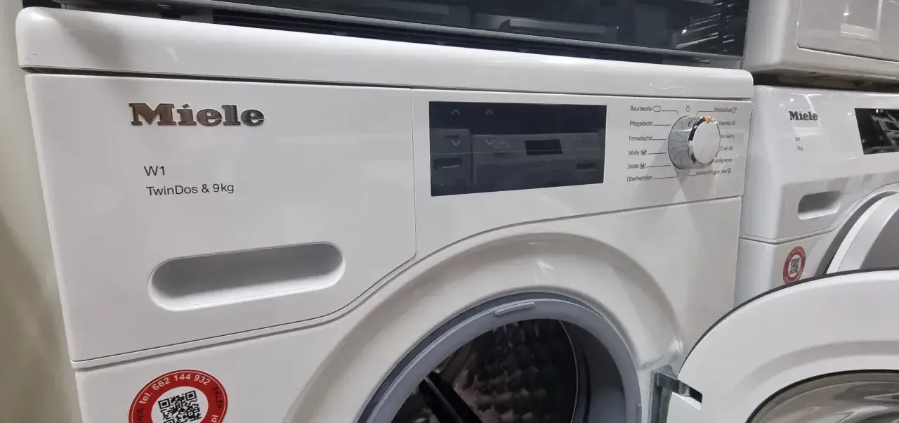 Biała pralka Miele W1 TwinDos o ładowności 9kg. Miele to niemiecka firma znana z produkcji wysokiej jakości sprzętu AGD.