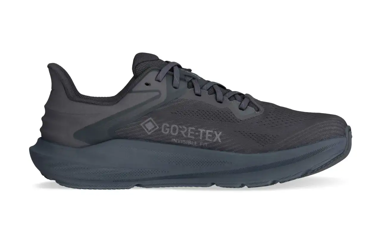 Mroczny, męski but biegowy altra torin z membraną Gore-Tex Invisible Fit.