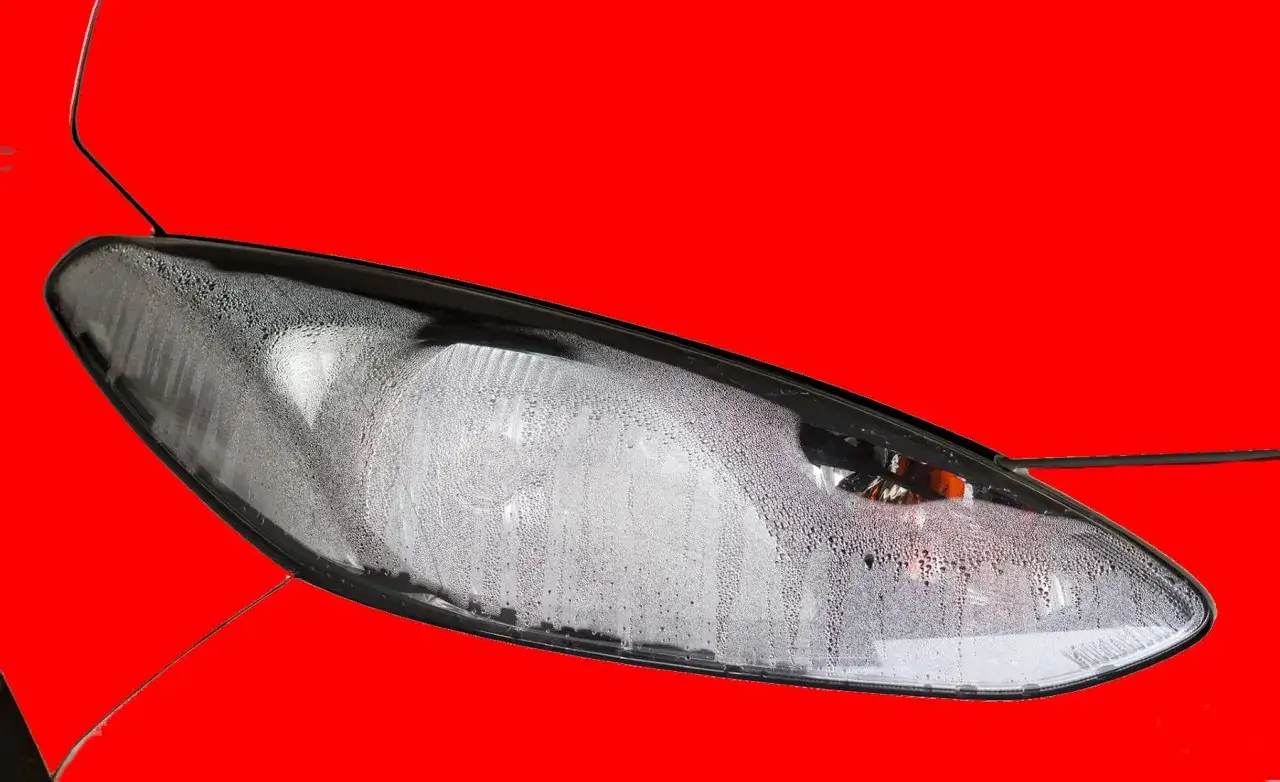 Faros empañados por dentro, una solución para la condensación.